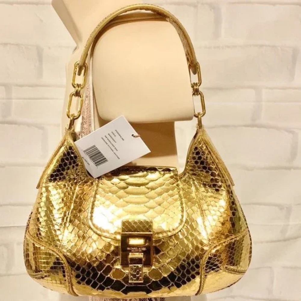 Get $10 off your first order. Use Code Luxbaglove ❤️